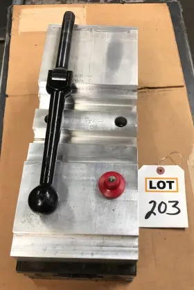 Mbas1540 Chick 6 Inch Dual Vise With Handle And Jaw Pin Pull Knob