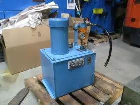 9605732 Continental Hydraulics 3hp Oil Pump - 10 Gallon Tank