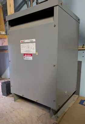 T43t30 Federal Pacific 30kva Transformer 480v - 240/120v