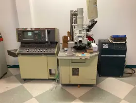 Jsm-840 Jeol Scanning Electron Microscope With Xrf Crt Controls