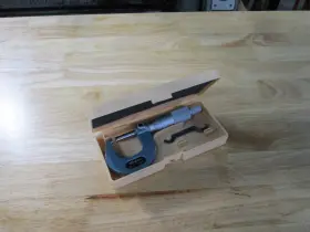 101-259 Mitutoyo - Mechanical Outside Micrometer 0-1 Inch Range