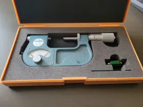 510-106 Mitutoyo 1-2 Inch Indicating Micrometer Series With Original Box And Cert