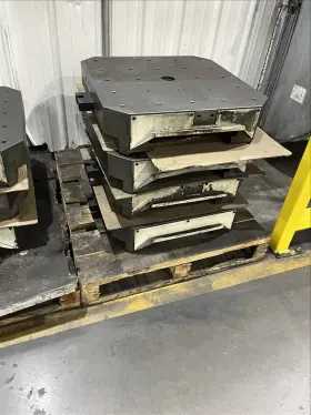 B47716 Niigata Hn63c 10 24.8 Inch Pallets