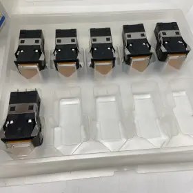 A3pj-90a11-24eo Omron A3pj-90d11-24ew Lighted Pushbutton Switch Standard Load Rectangular Single