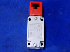 D4bs-25fs Omron Safety Door Switch D4bs-k3 Key