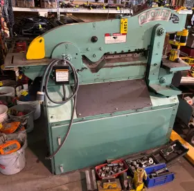 16372 Piranha #16372 Model P5 Hydraulic Ironworker