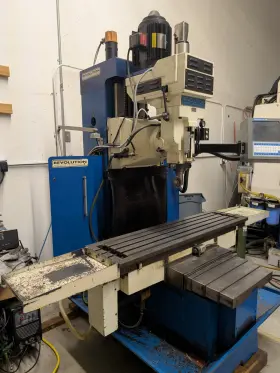 Km-35vii Revolution Machine Cnc Mill 1998 Minuteman Iii 3-axis Bed