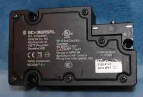 101017576 Schmersal New Old Stock Tzmw 24vdc Interlock Inch Missing Key Block
