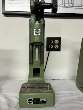 11-112-8 Schmidt Manual Toggle Press 11-112-8. Great Condition. Set Available