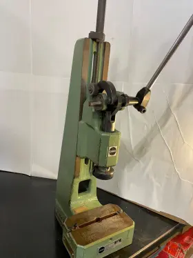 16r-231-95 Schmidt Manual Toggle Press