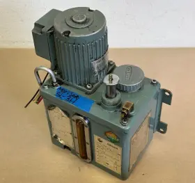 Ymas-6 Showa Lubricator Lube Tank P/n 5 2l With 3ph Induction Motor 200/220v 4pole