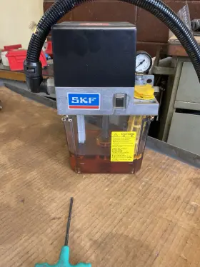 Mku11-kw2-k005 Skf Lubricating Pump For Cnc Mills