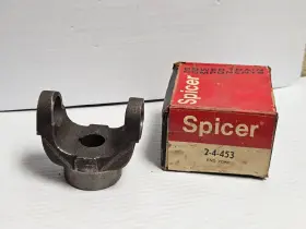2-4-453 Spicer New End Yoke 24453