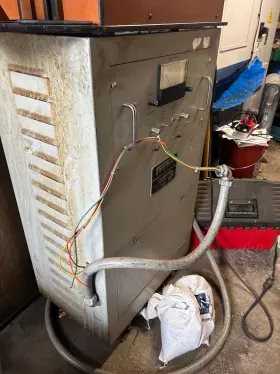 095-1572 Staco Automatic Voltage Regulator 10kva